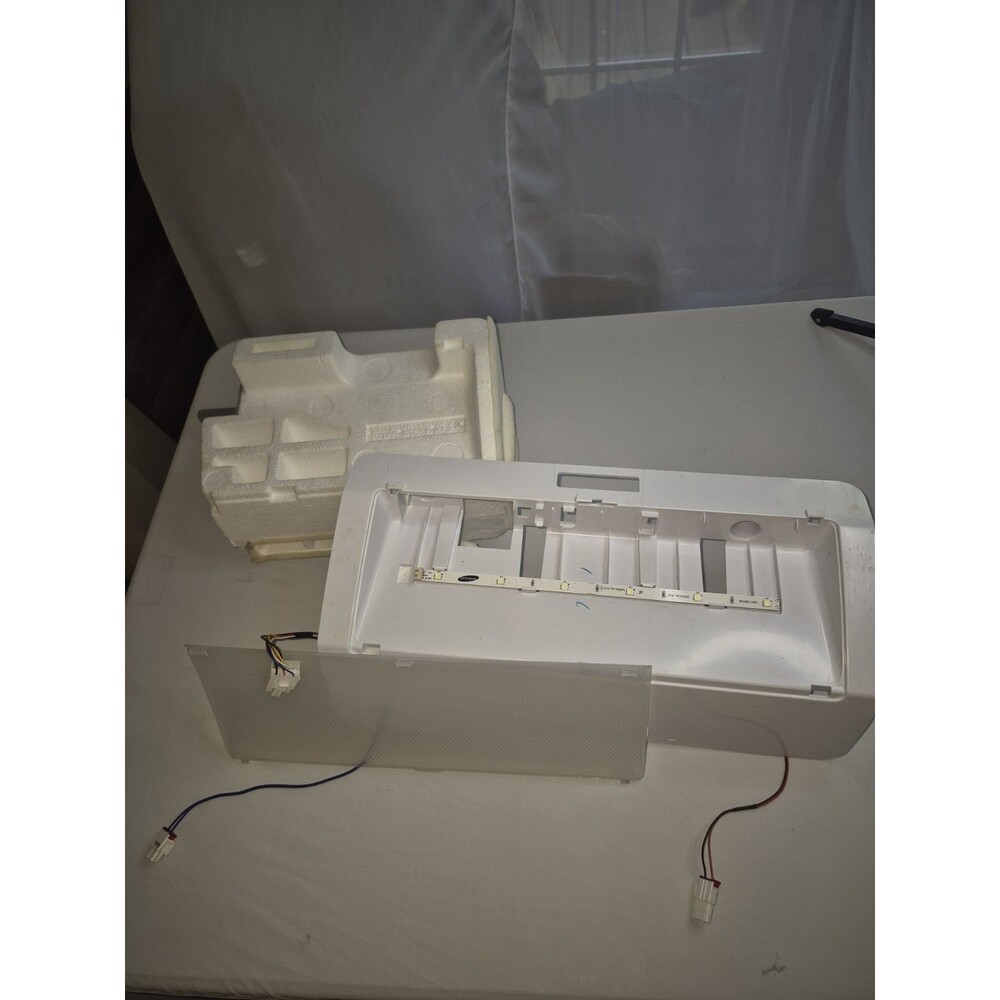OEM Samsung Refrigerator Evaporator Cover Air Duct Light Assembly DA62-02319A...